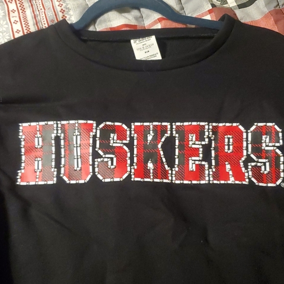 Huskers sweatshirt - Picture 2 of 4